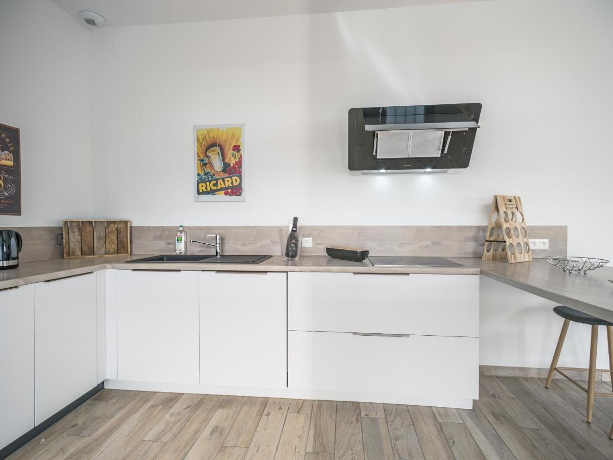 Apartamento Loft Courtalon - Haut Standing - Patio - Parking Prives Troyes Exterior foto